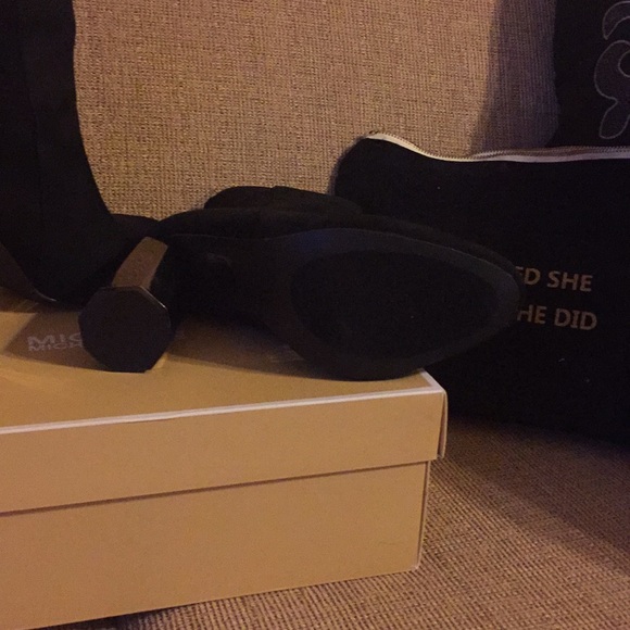 SOLD - Picture 4 of 4